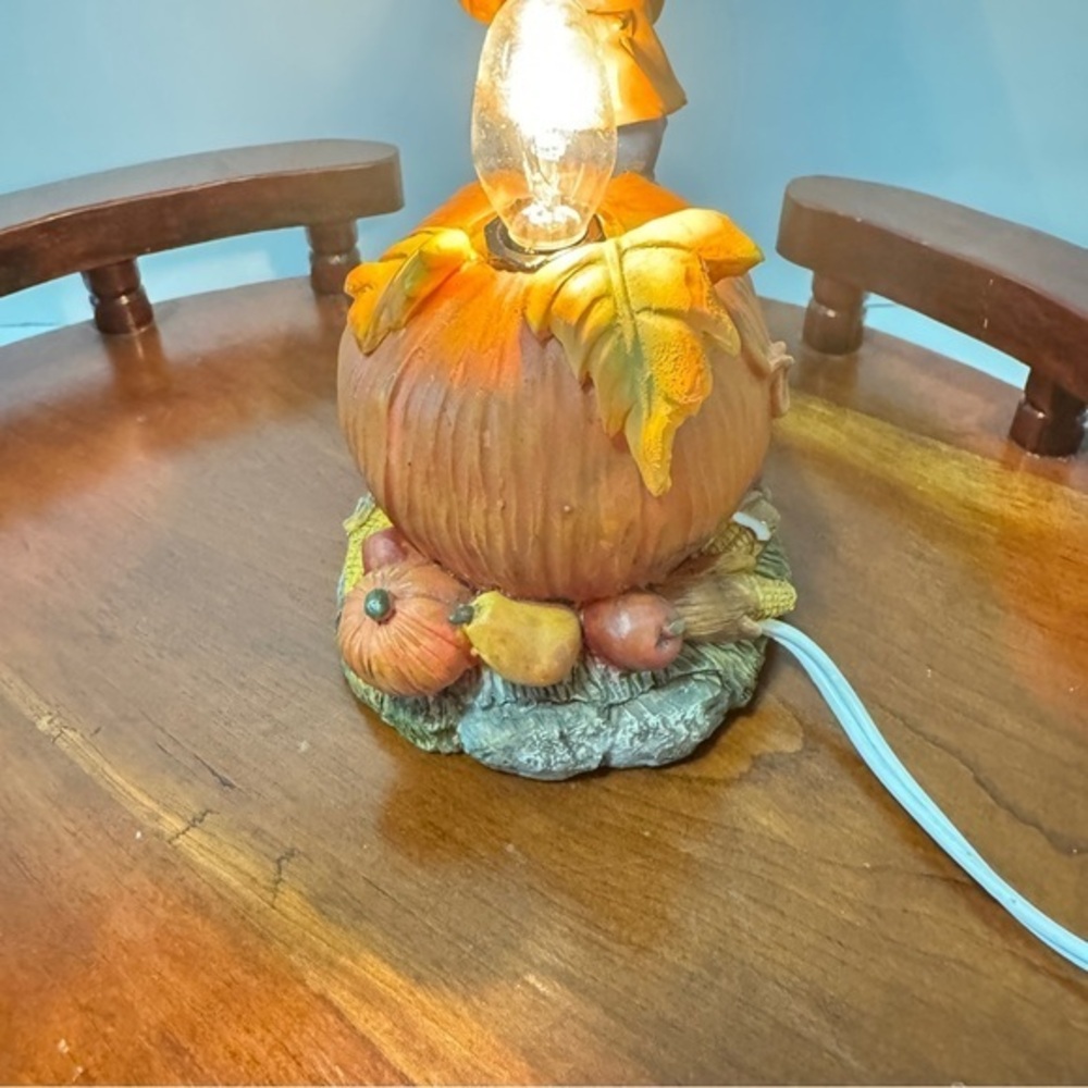 Vintage Thanksgiving Pilgrim Boy Pumpkin Lamp Fall Harvest Decor see description - Picture 9 of 15